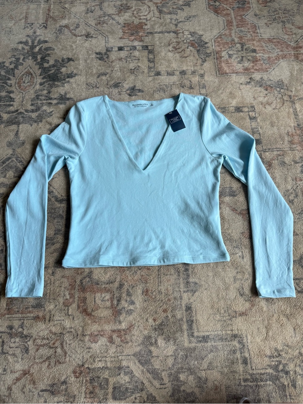 Abercrombie & Fitch Long Sleeve V-Neck Top – Light Blue - Picture 3 of 8
